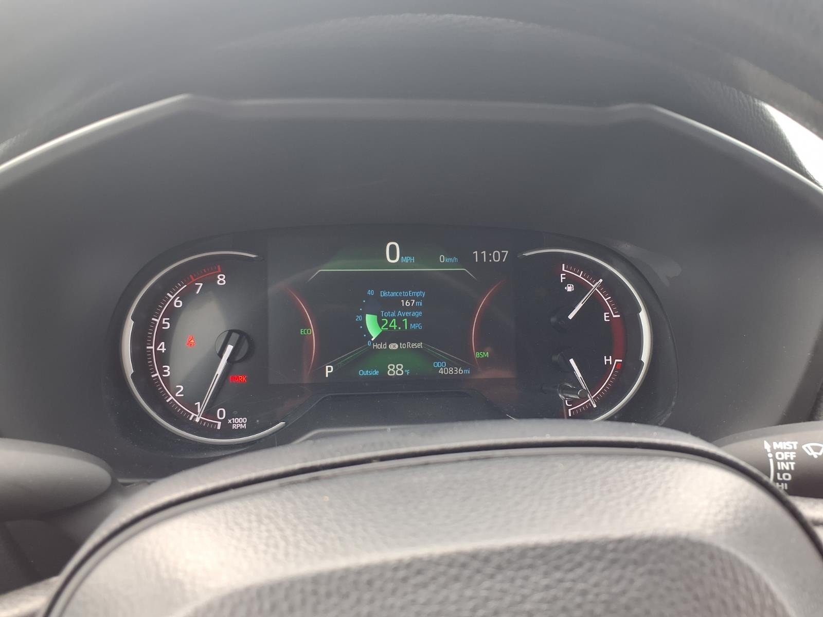 2025 Toyota RAV4 XLE - Photo 26