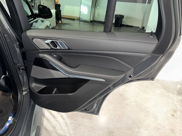 New 2026 Dravit Grey Metallic BMW xDrive50e image 10