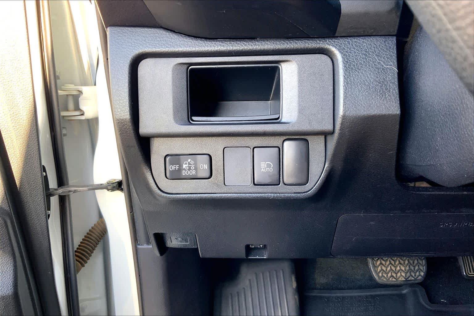 Used 2019 Super White Toyota SR image 35