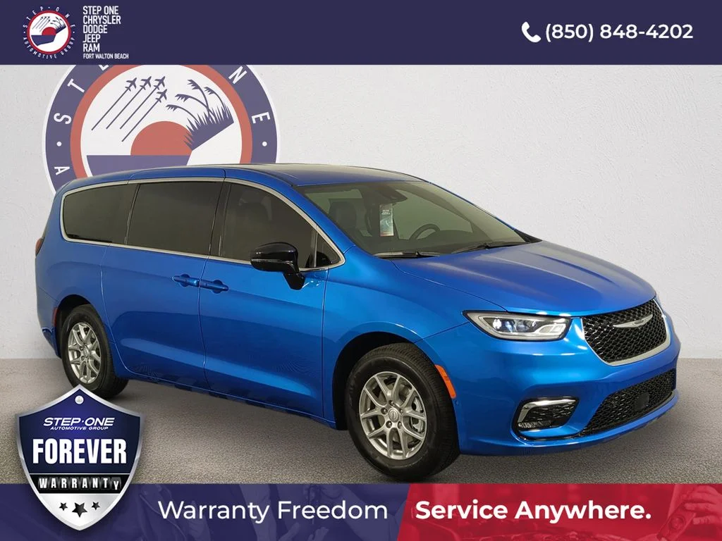 2026 Chrysler Pacifica Select's photo