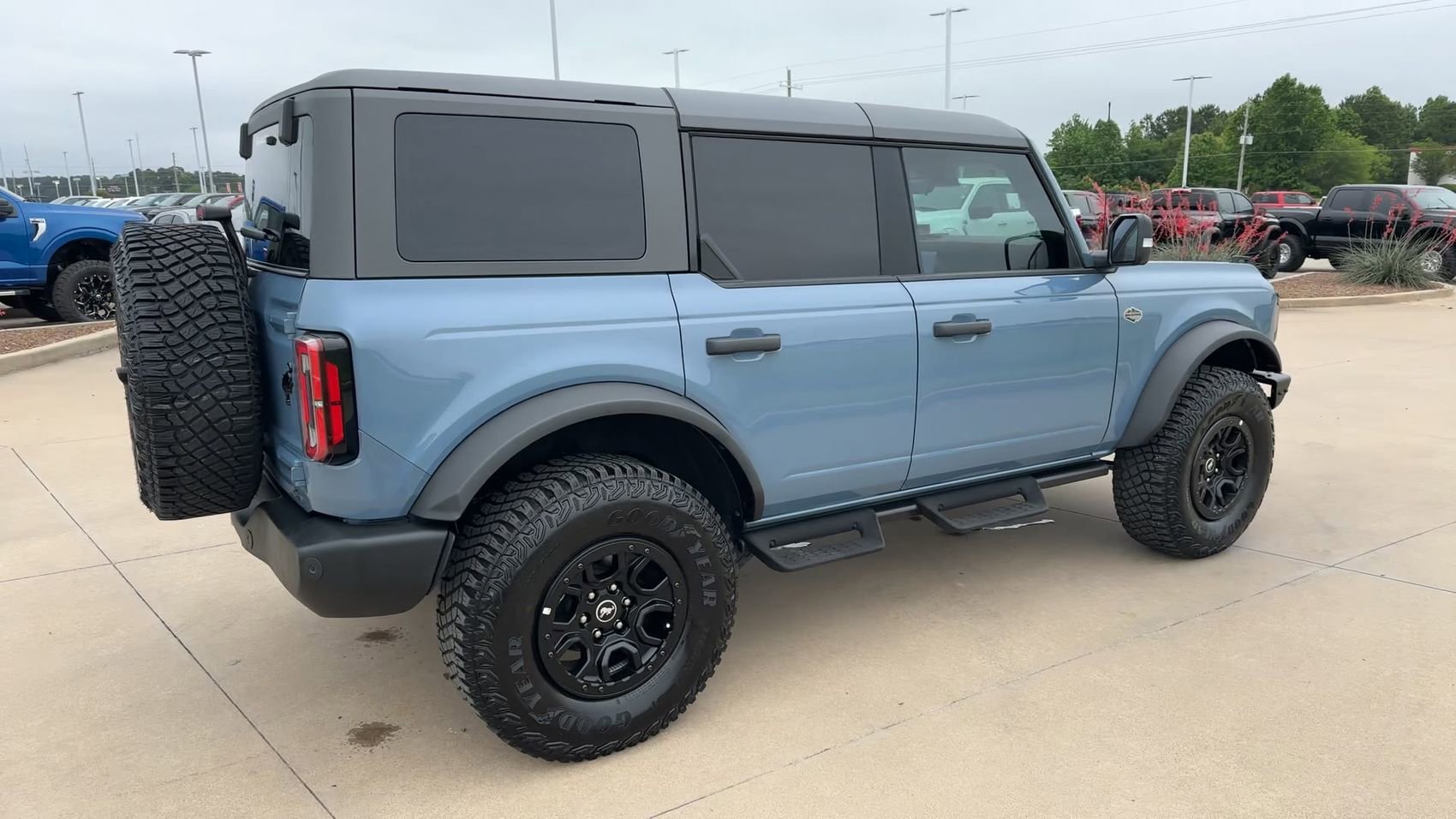 Used 2024 Azure Gray Metallic Ford Wildtrak image 9