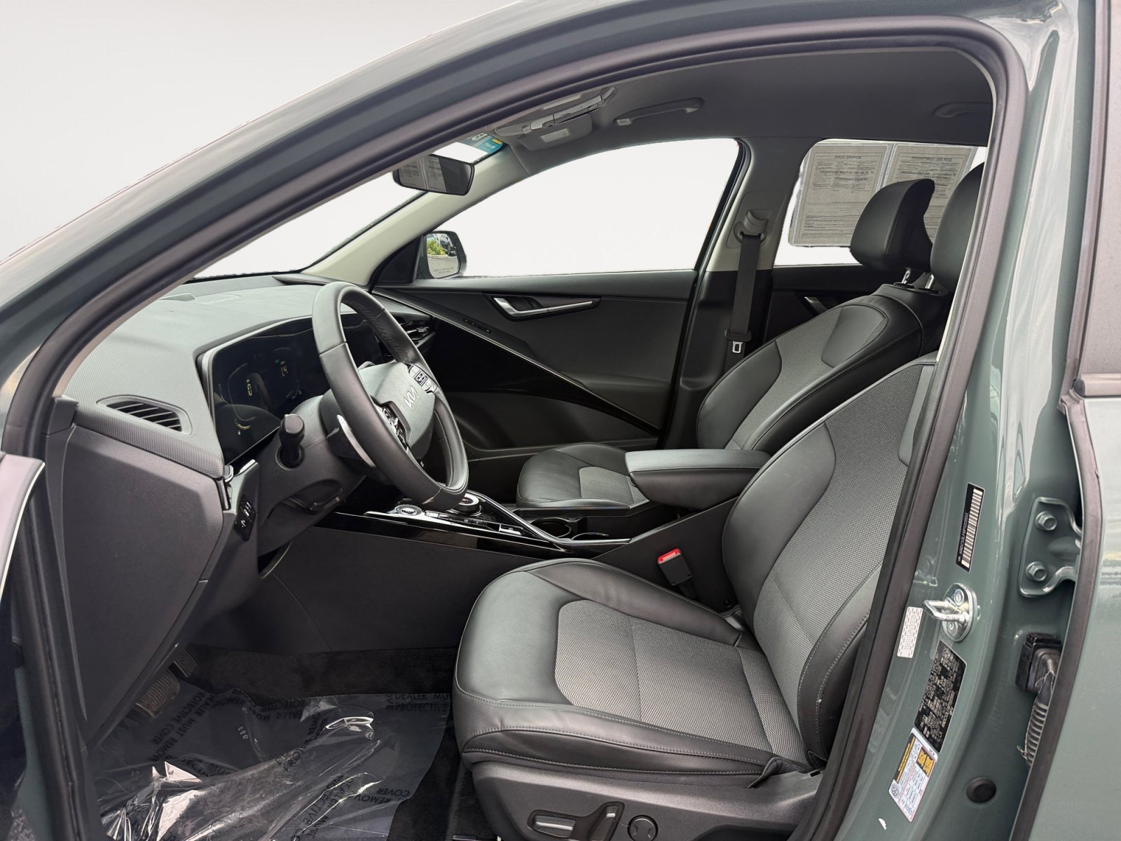 Used 2023 Green Kia EX image 10
