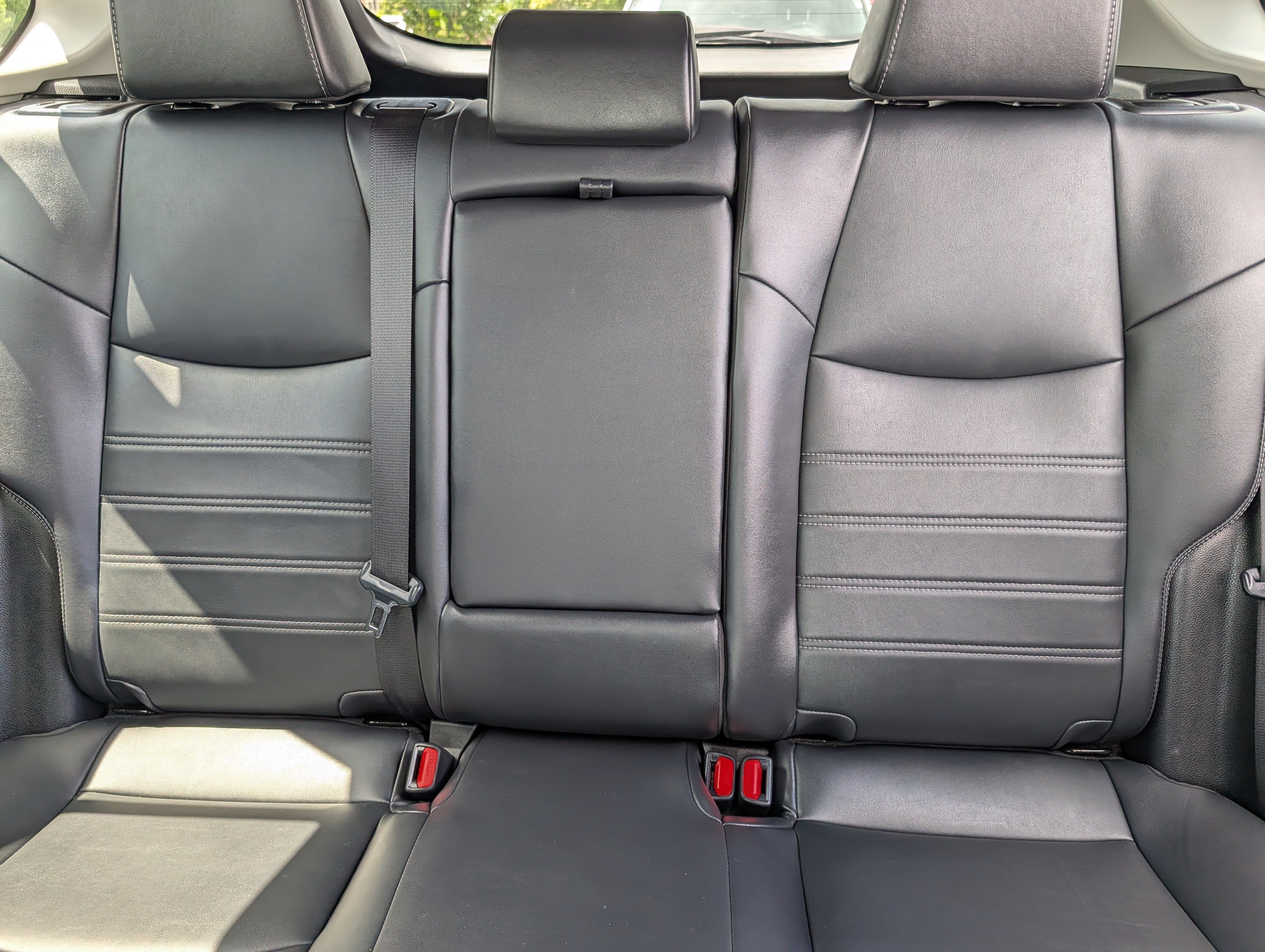 Used 2024 Magnetic Gray Metallic Toyota Hybrid XLE Premium image 13