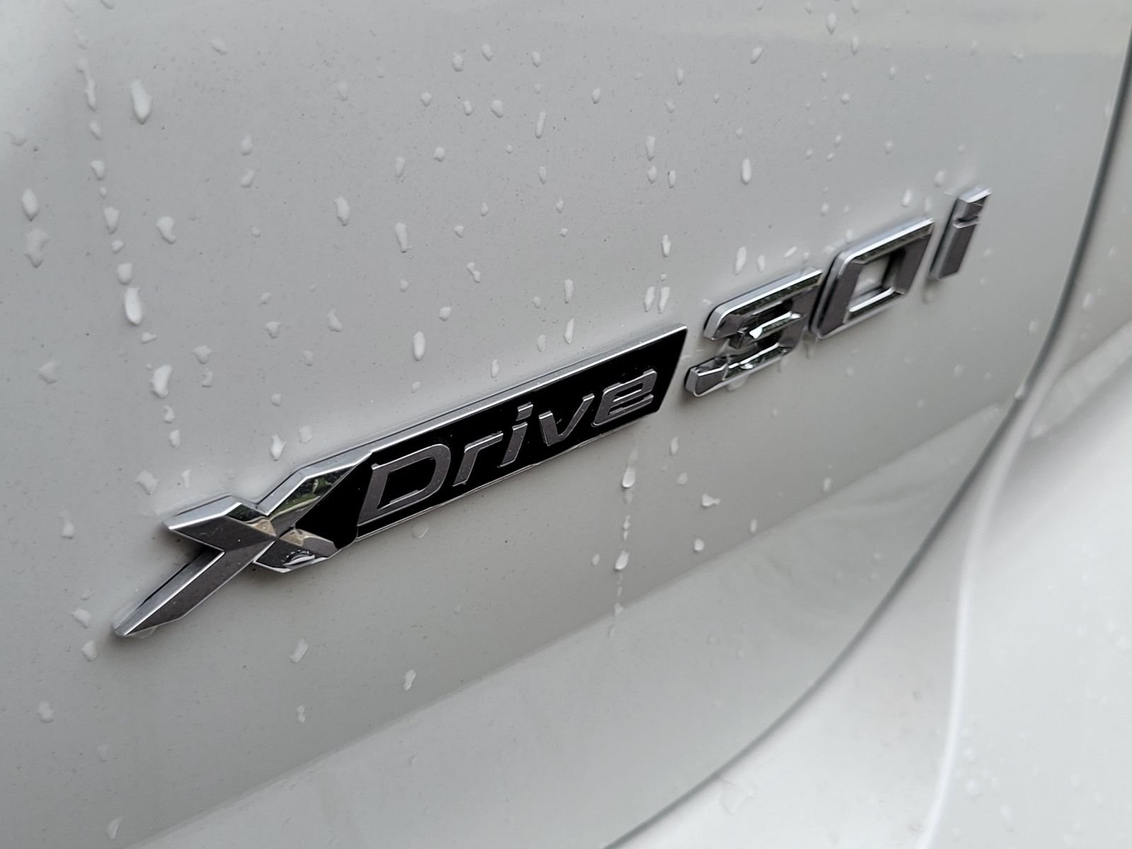 Used 2023 White BMW xDrive30i image 34