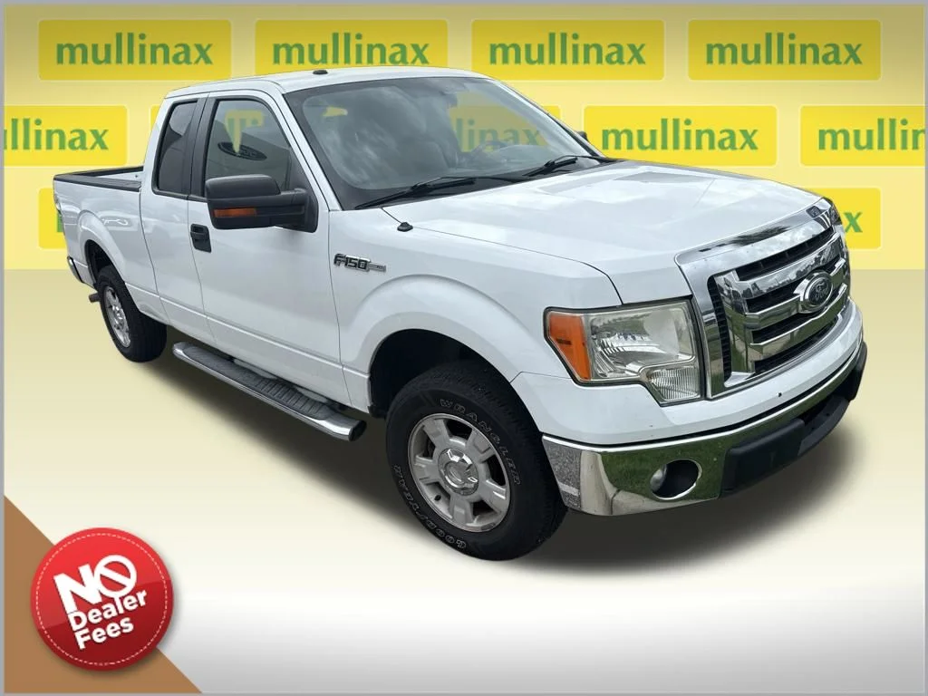 Used 2011 White Ford XLT image 1