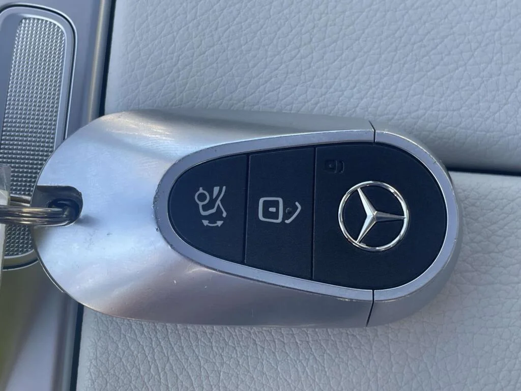 Certified Used 2024 Polar White Mercedes-Benz GLC 300 image 4