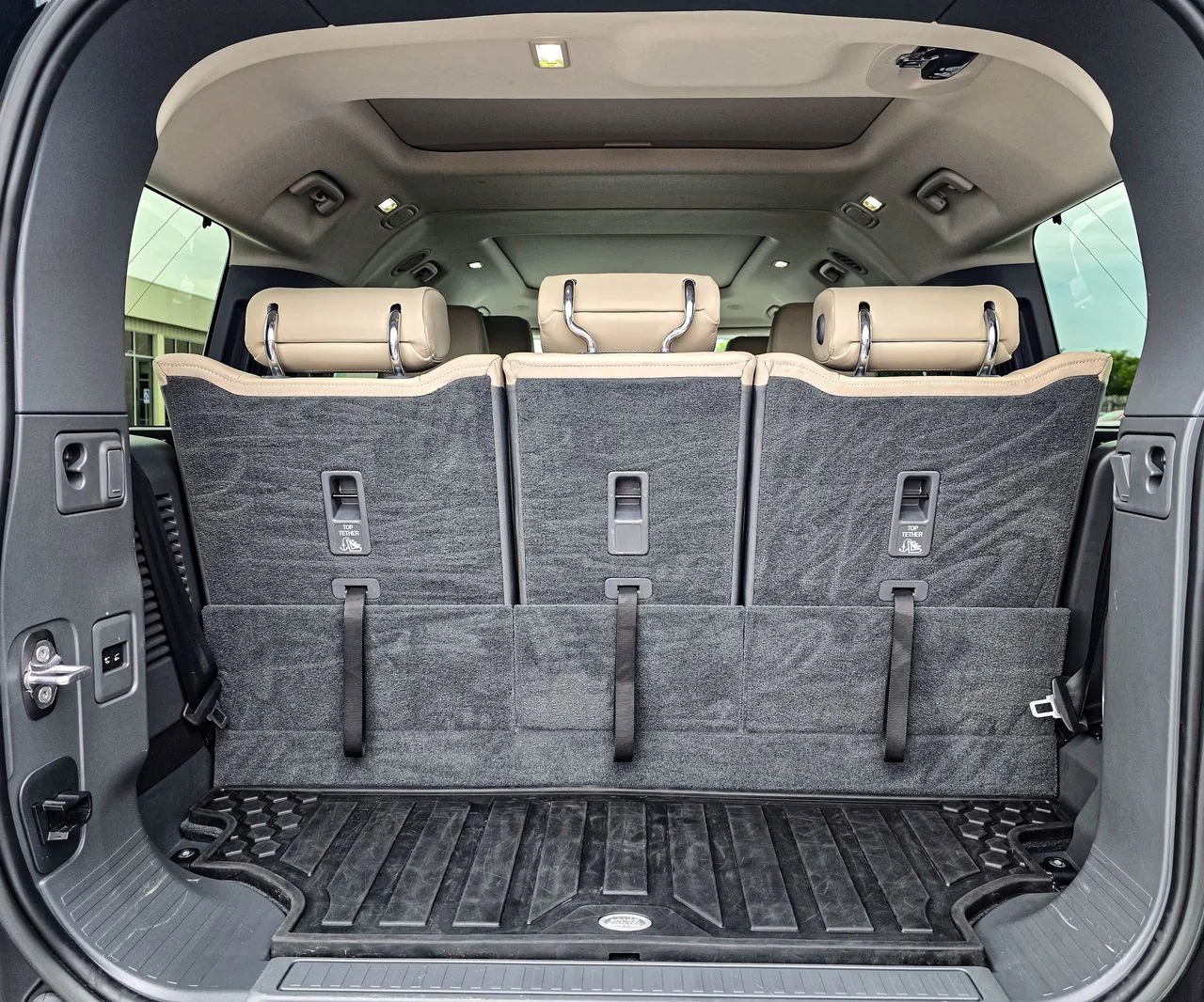 Used 2023 Gondwana Stone Land Rover S image 40