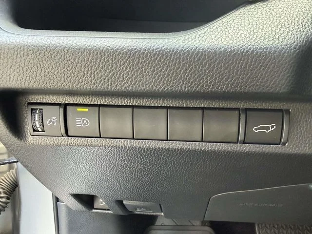 Used 2025 Silver Toyota XLE image 25