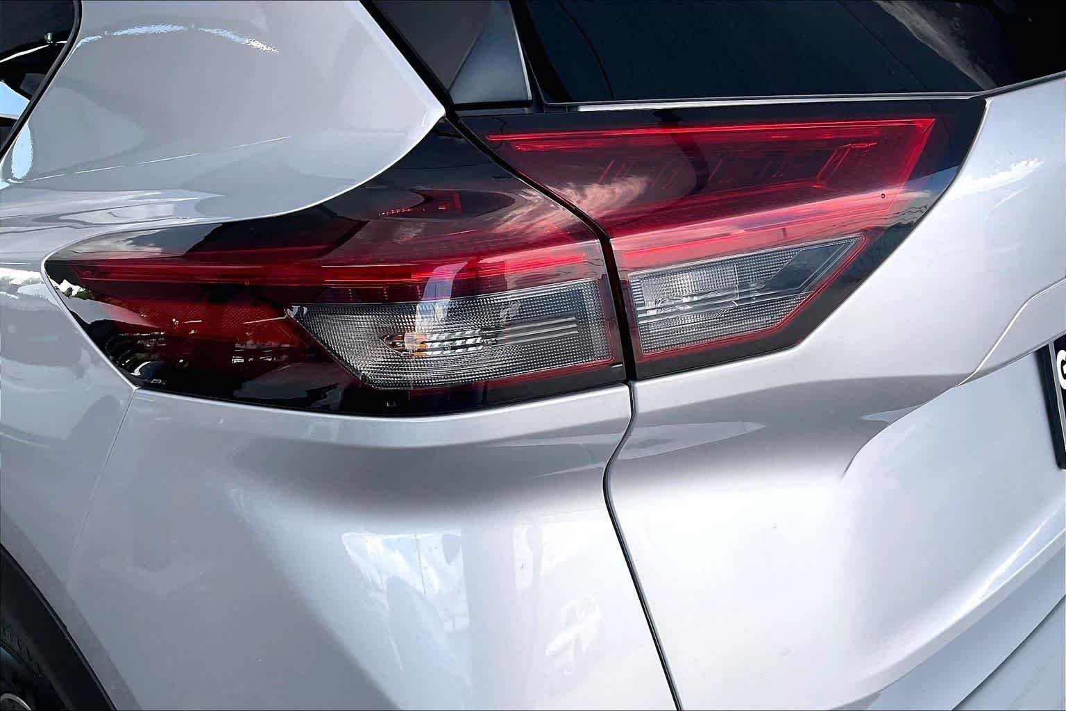 Used 2025 Brilliant Silver Metallic Nissan SV image 28