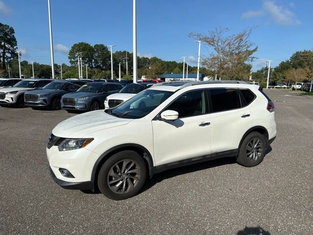 Used 2015 White Nissan SL image 10