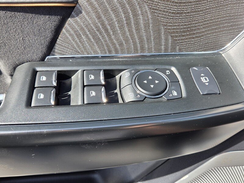 Used 2024 Black Metallic FORD PLATINUM 4WD CREW CAB 6.75