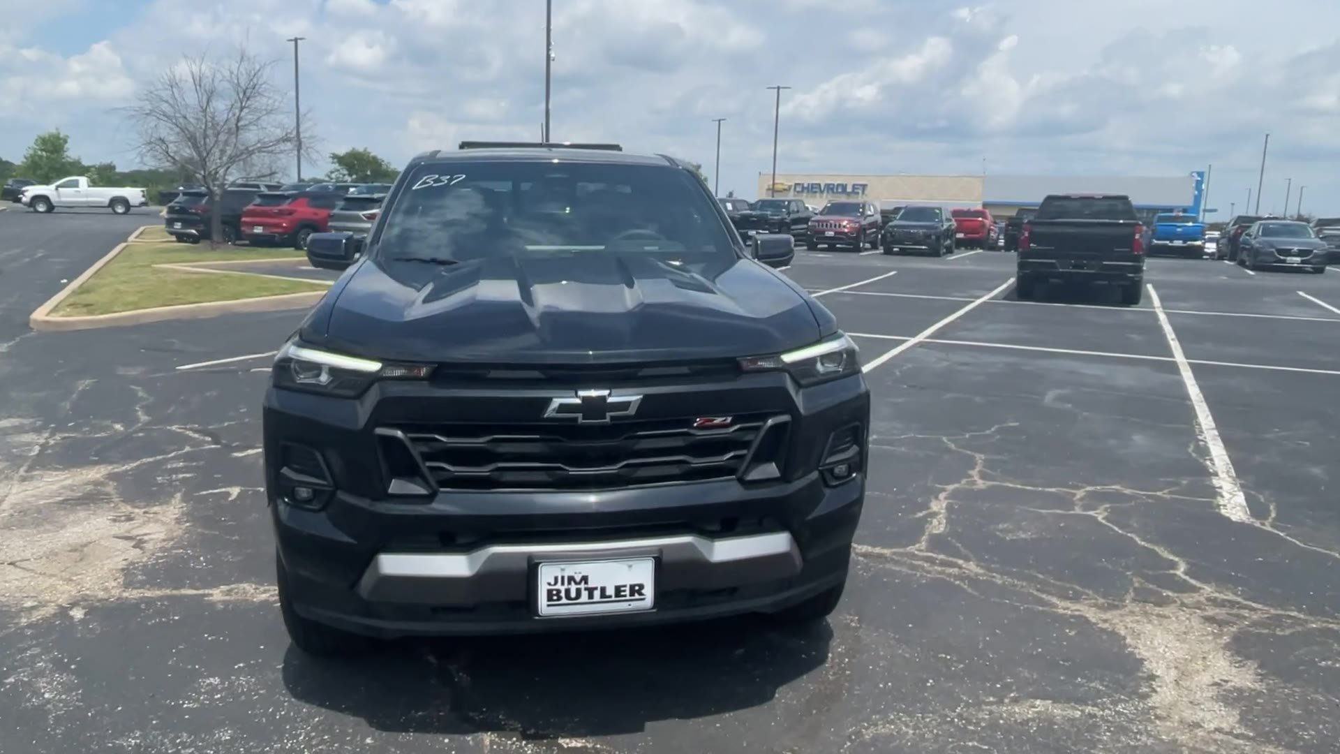 New 2025 Black Chevrolet Z71 image 27
