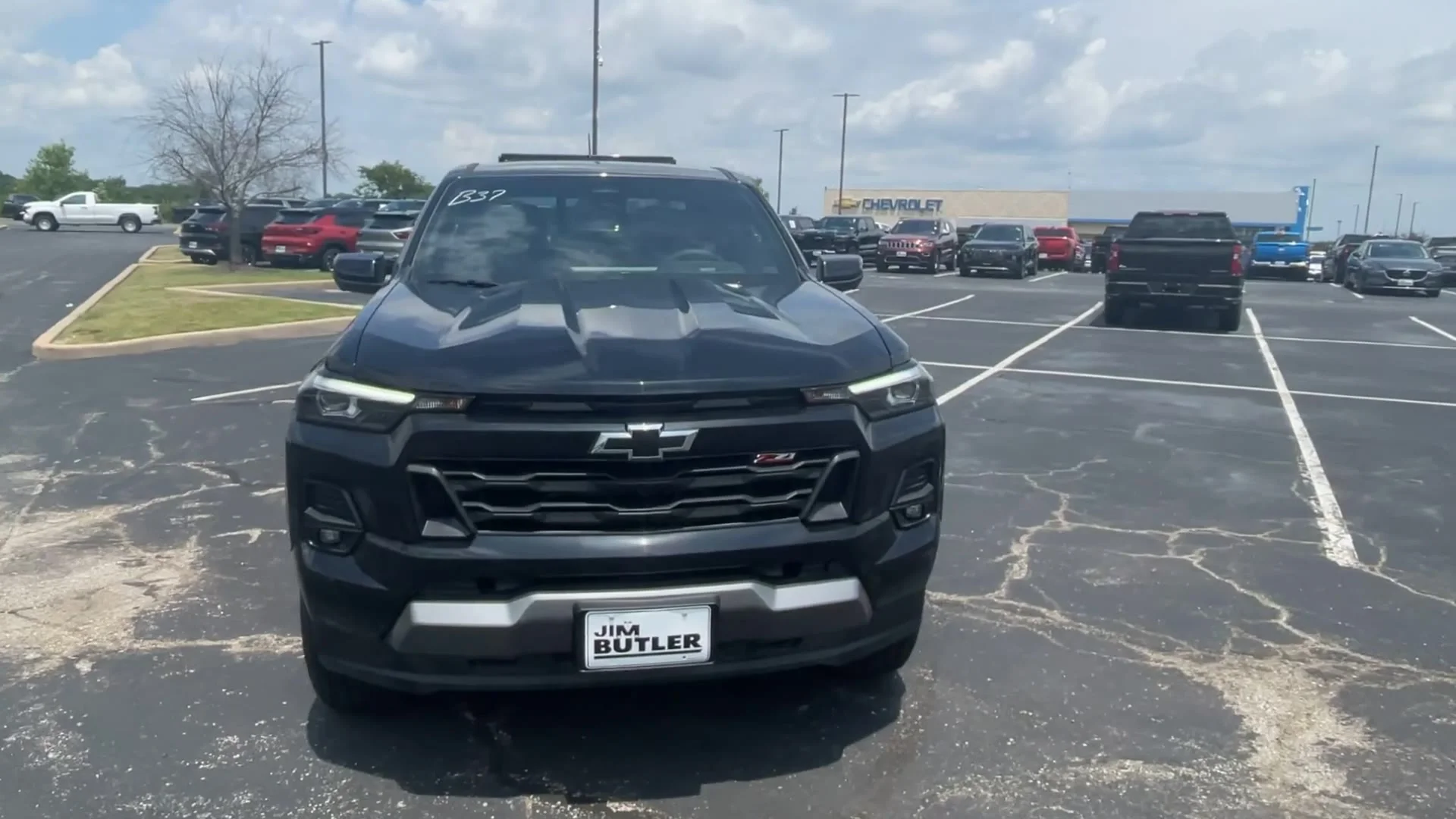New 2025 Black Chevrolet Z71 image 27