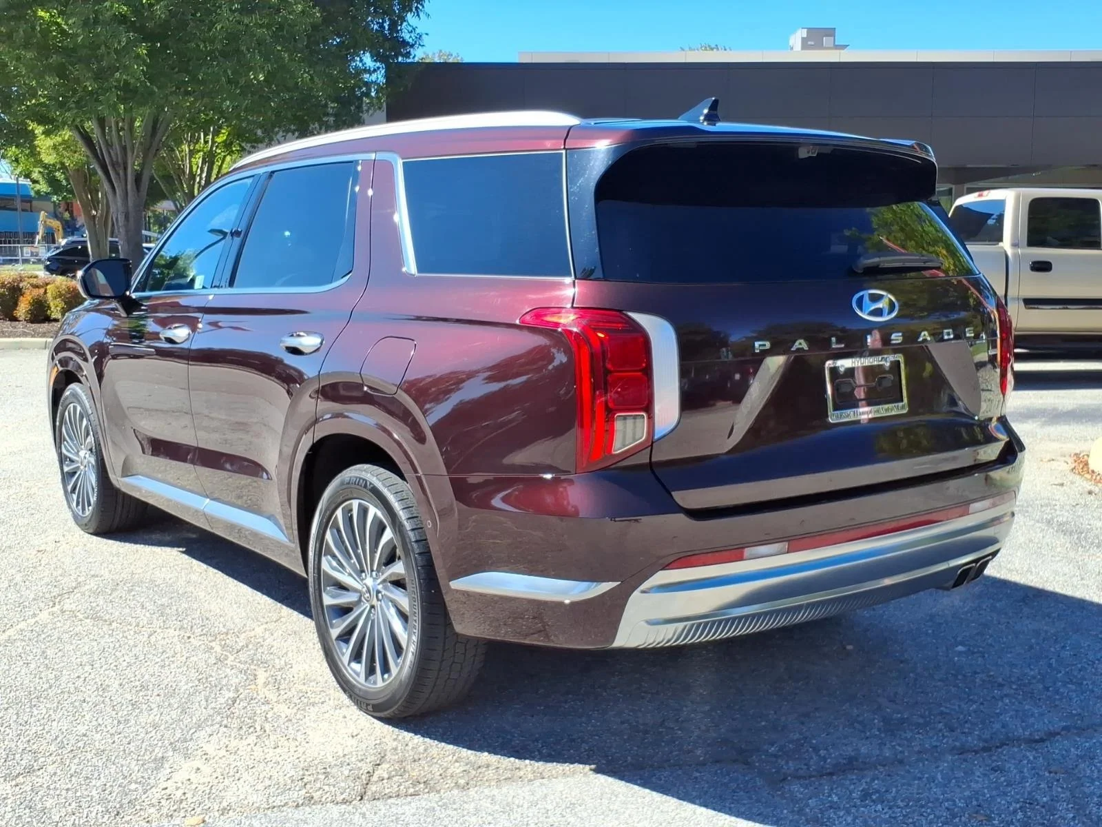 Used 2024 Sierra Burgundy Hyundai Calligraphy image 10
