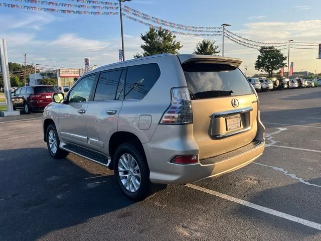 Used 2015 Beige Lexus 460 image 37