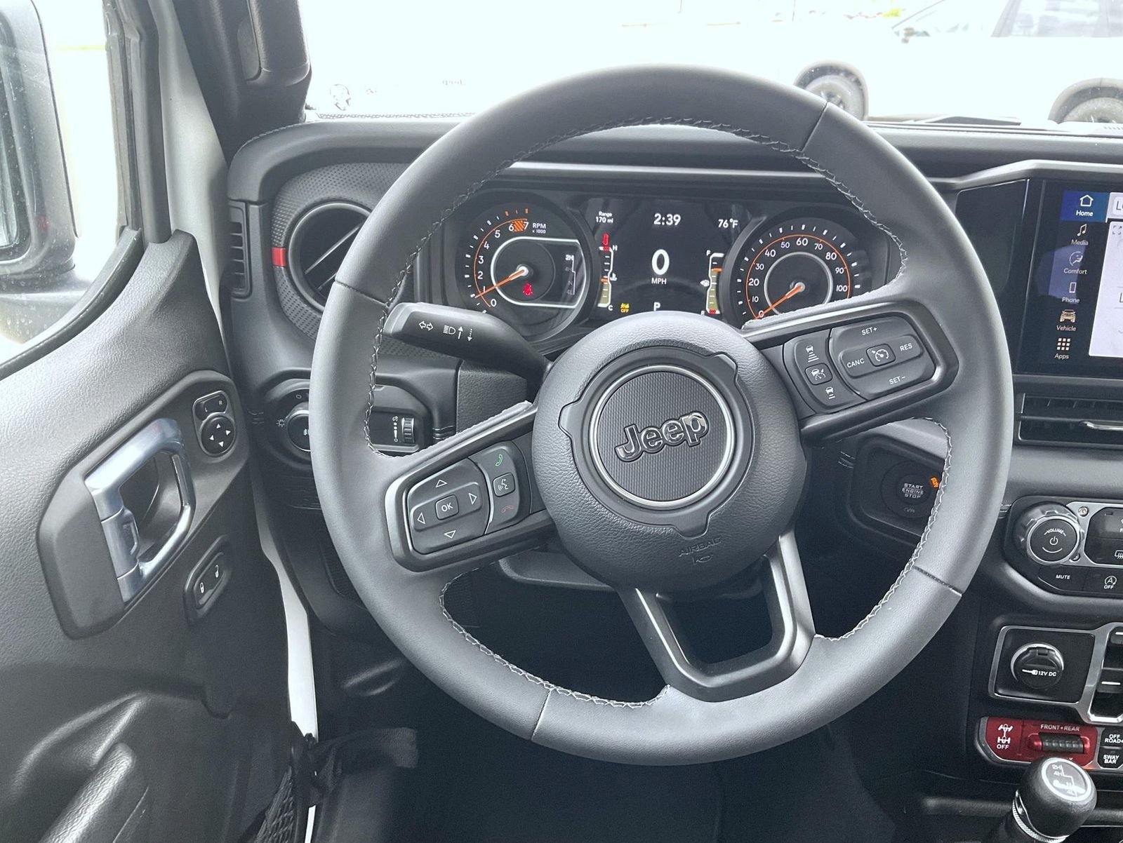 Used 2025 White Jeep Rubicon image 13