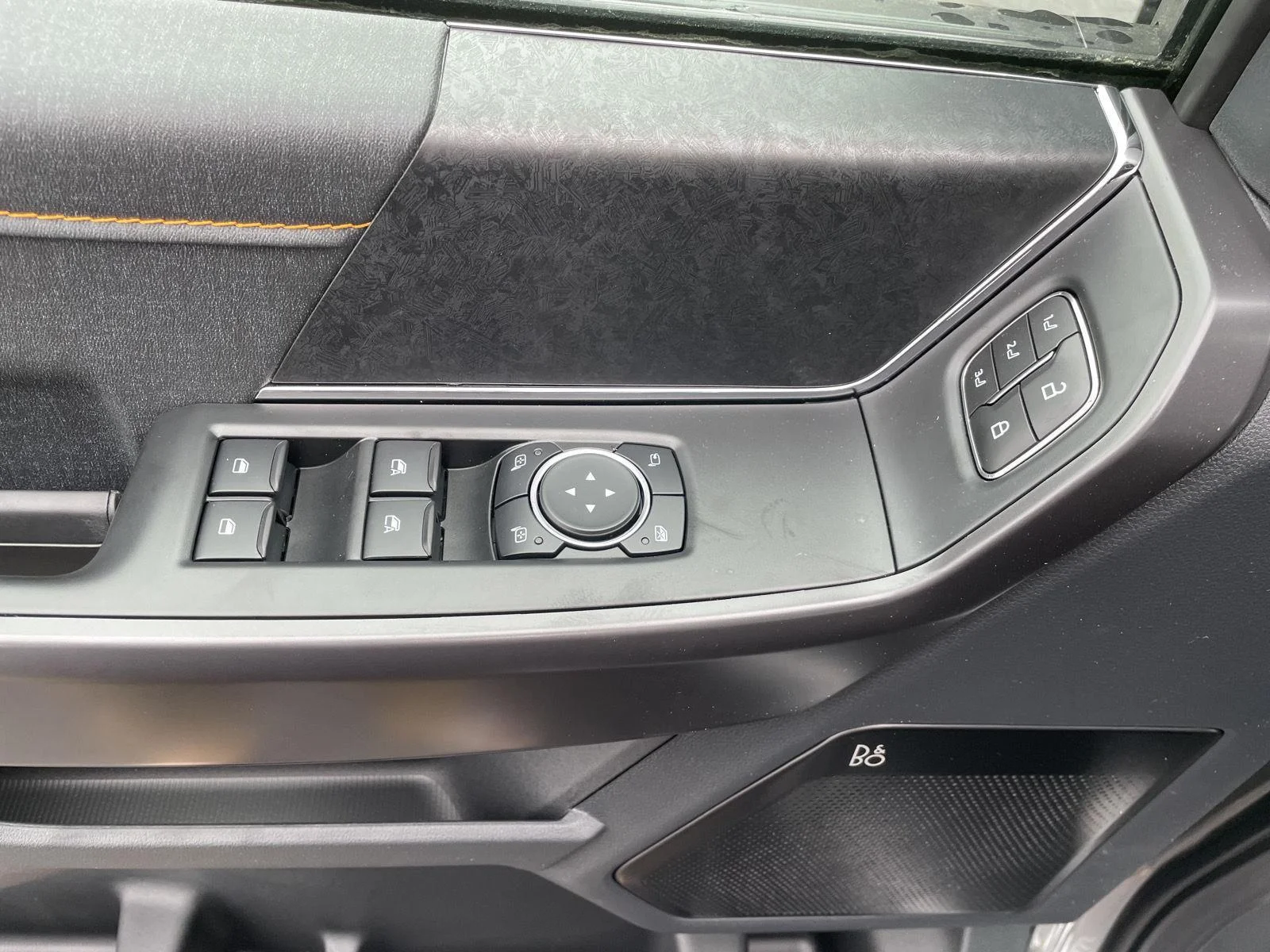 New 2026 Carbonized Gray Metallic Ford Tremor image 12