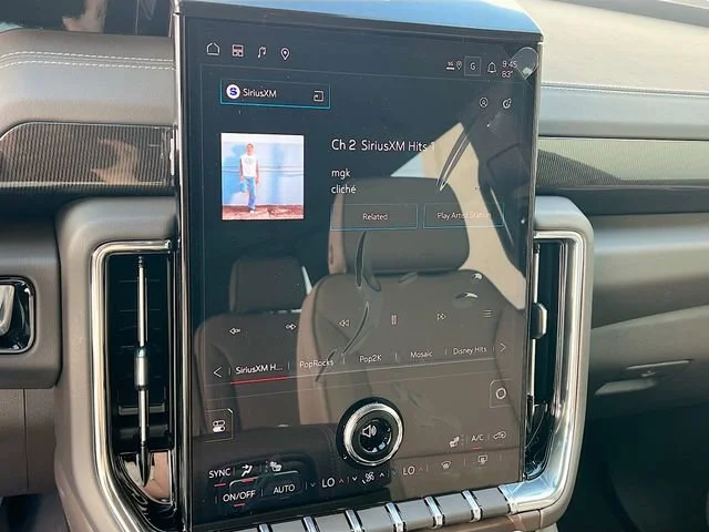 2026 GMC Yukon XL Elevation - Photo 10