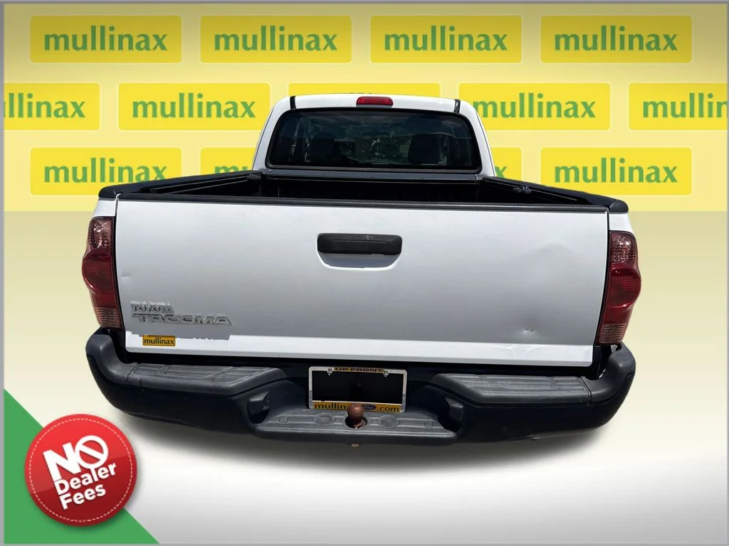 Used 2015 White Toyota Base image 2