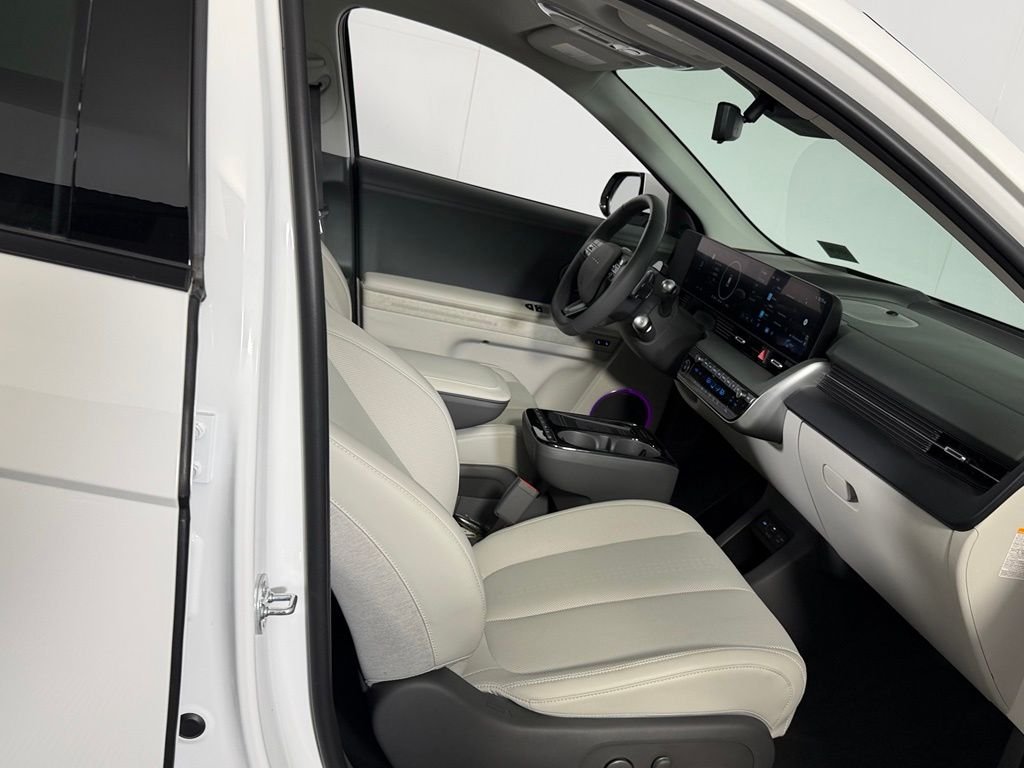 Used 2025 White Hyundai Limited image 30