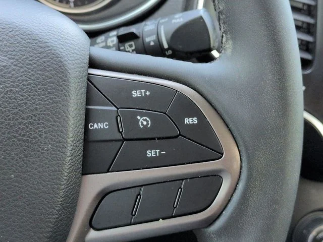 Certified Used 2020 Sting Gray Clearcoat Jeep Latitude Plus image 25