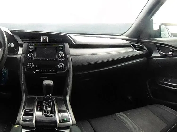 Used 2019  Honda LX Hatchback 4D image 9