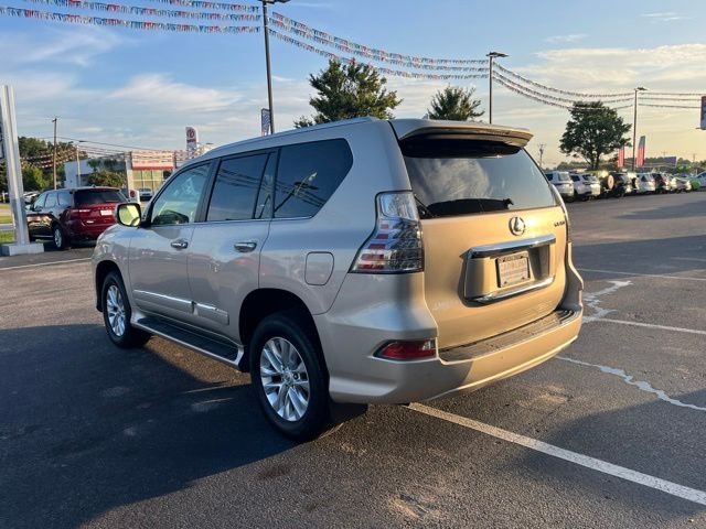 Used 2015 Beige Lexus 460 image 37
