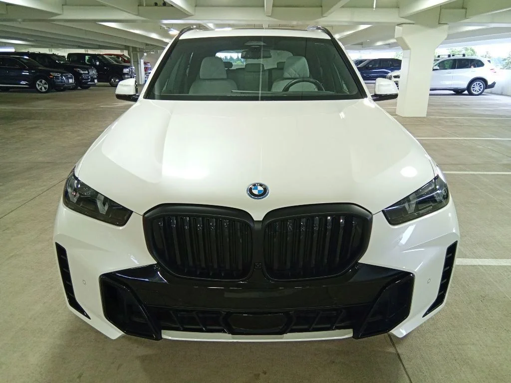 Used 2025 Mineral White Metallic BMW xDrive50e image 2