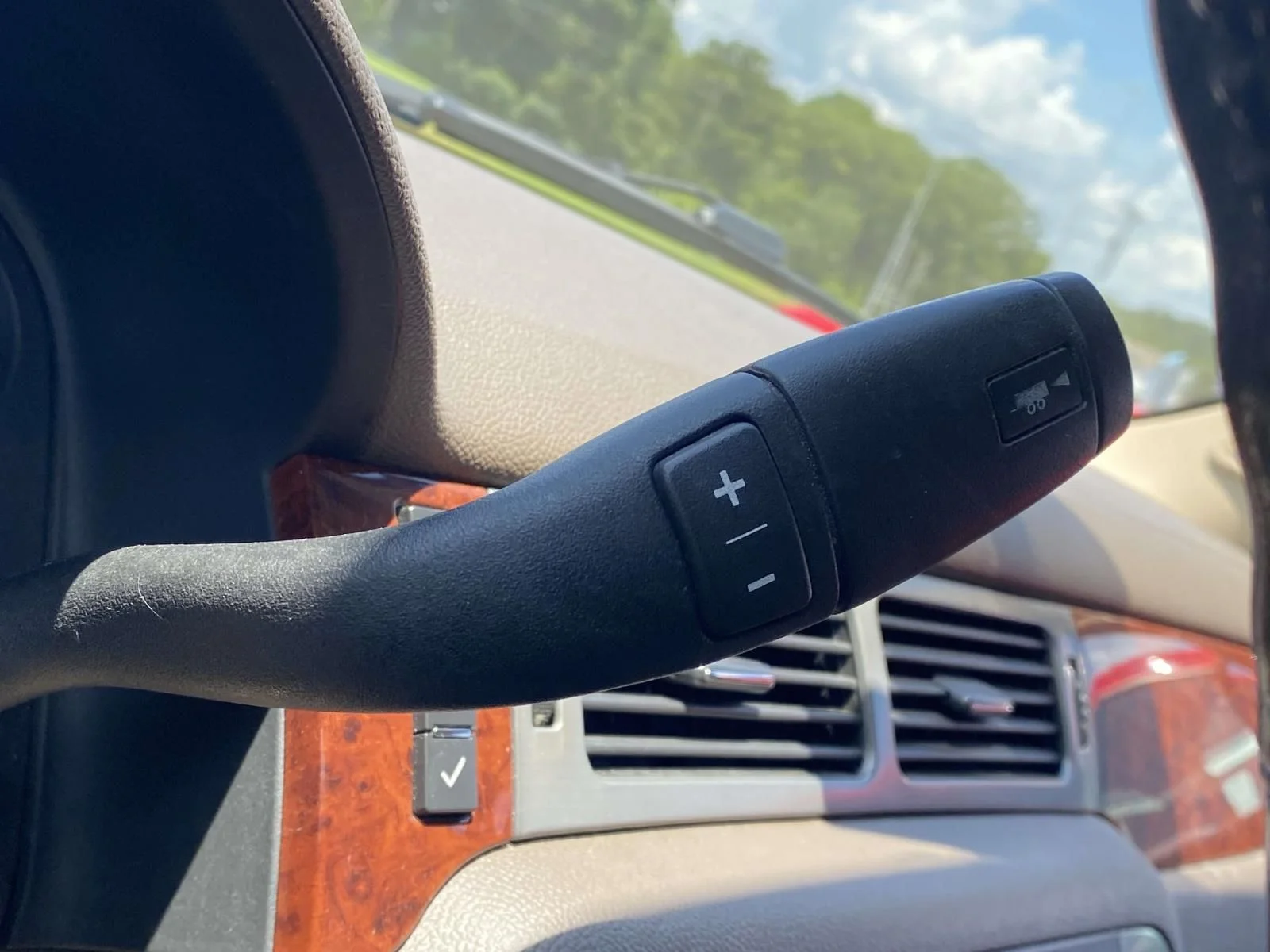 Used 2013 Gold GMC SLT 1500 image 22