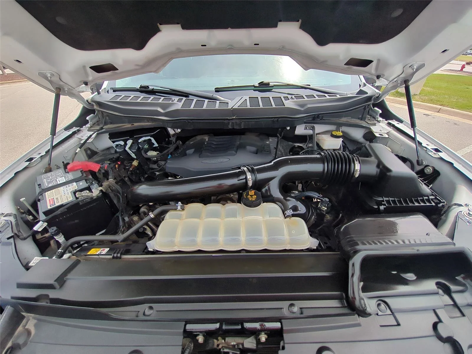 Used 2023 Oxford White Ford XL image 39