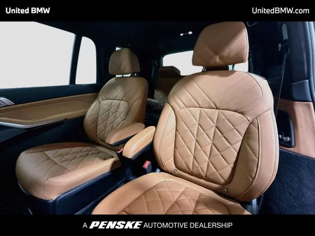 New 2027 Brooklyn Grey Metallic BMW X7 40i image 20