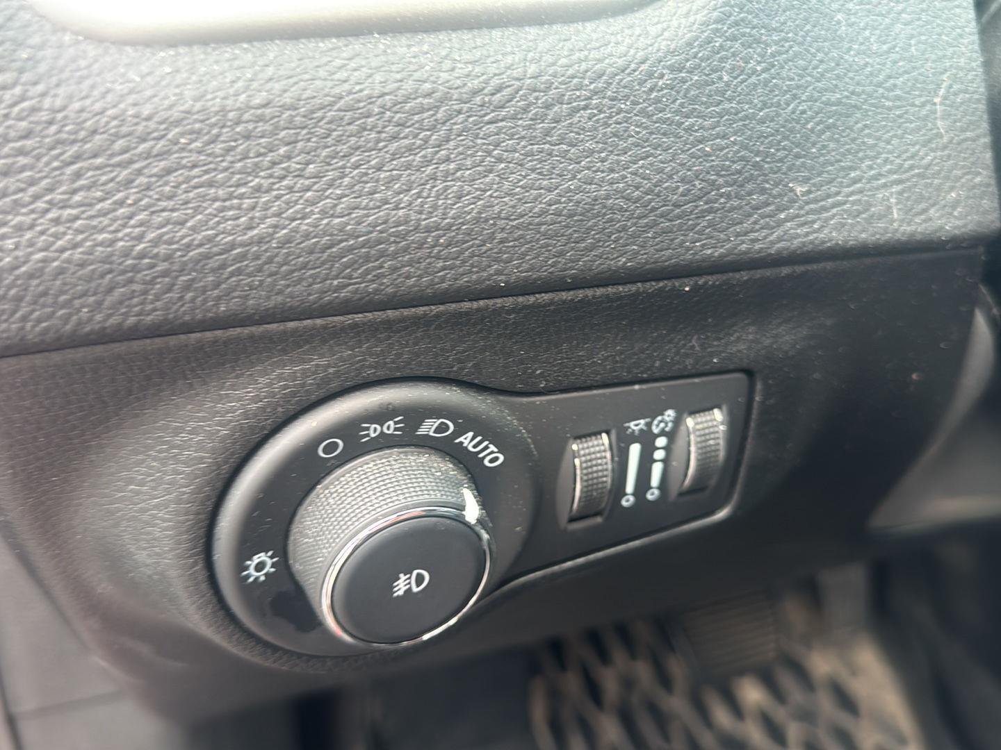 Used 2021 Velvet Red Pearlcoat Jeep 80th Anniversary image 15