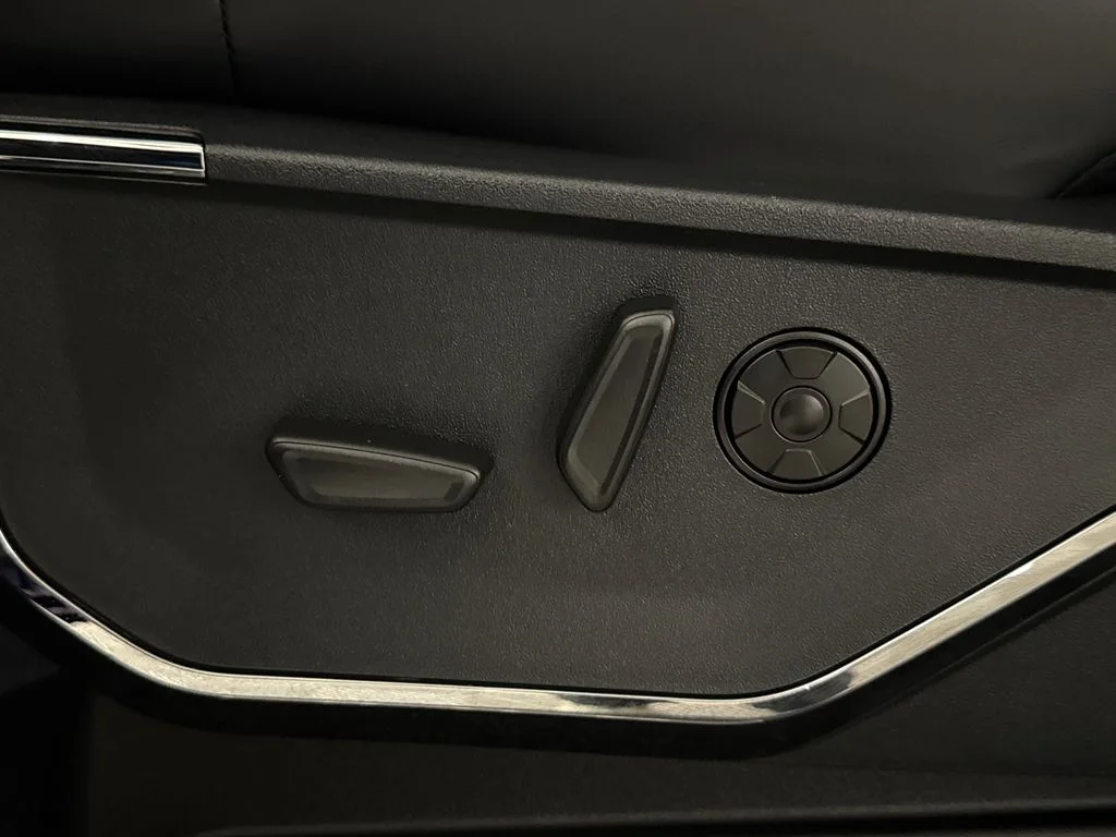 New 2026 Blue Ford Platinum image 28