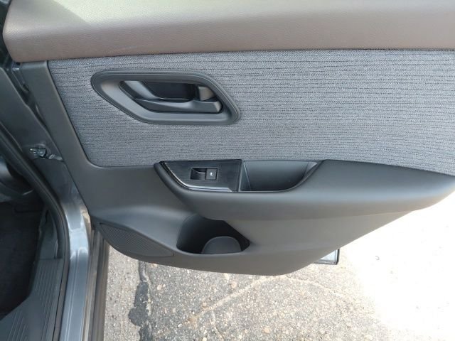 Used 2023 Gray Nissan S image 31