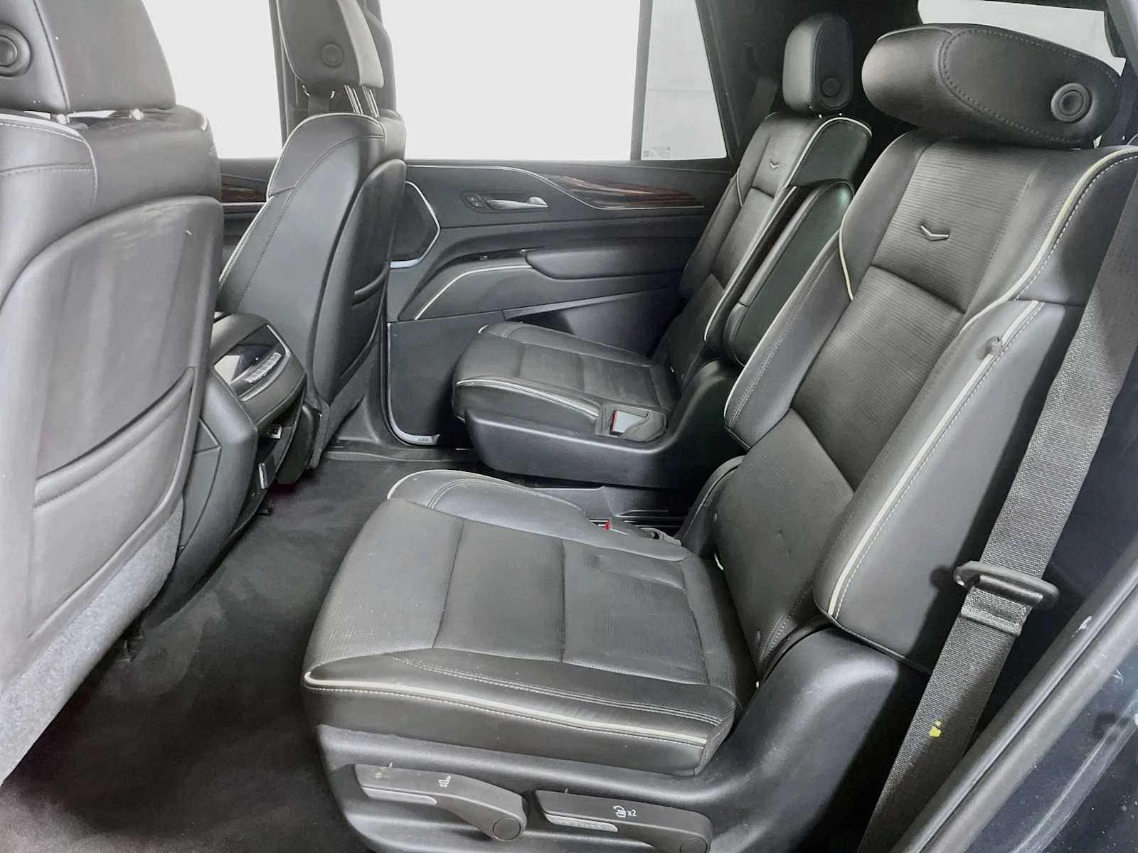 Used 2021 Shadow Metallic Cadillac Premium Luxury image 24