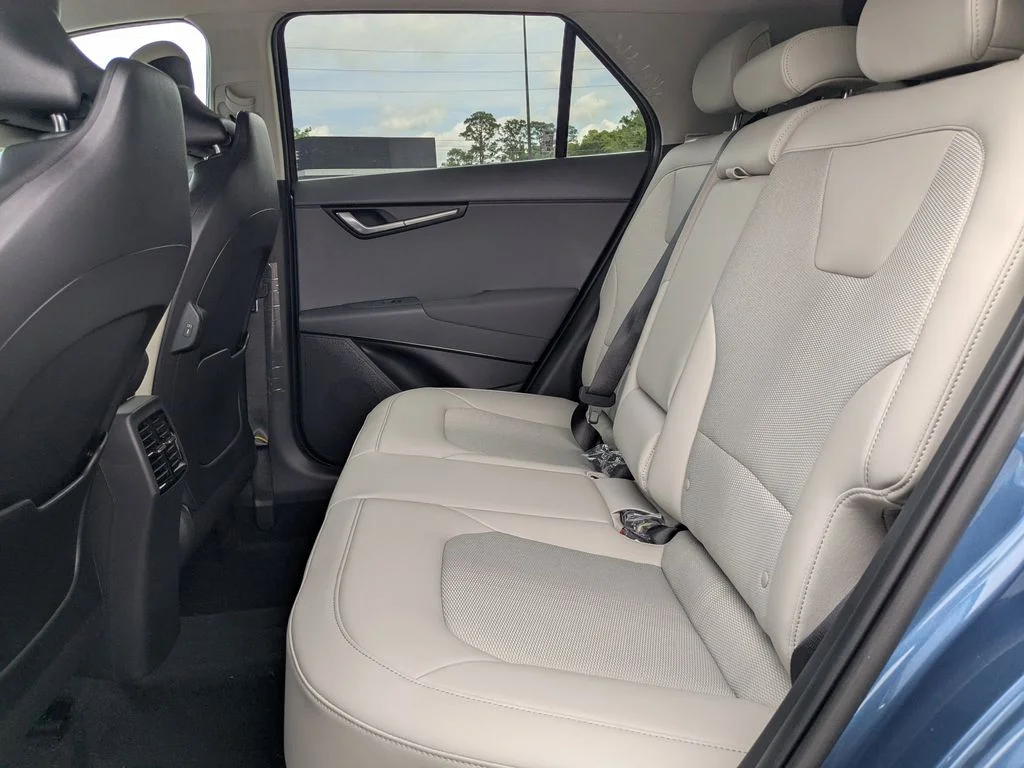 2025 Kia Niro EX - Photo 13