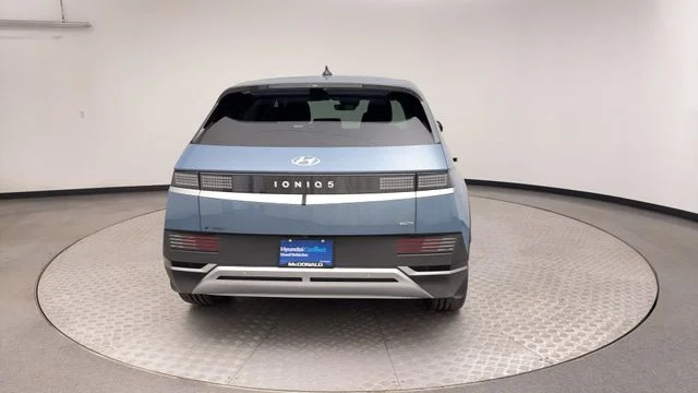Used 2024 Blue Hyundai SE image 3