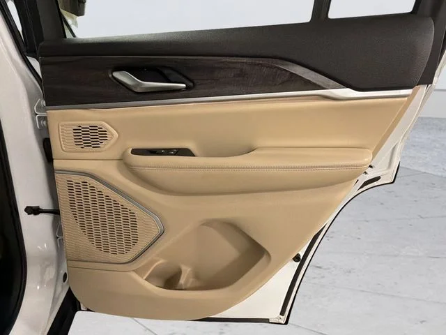 Used 2023 White Jeep Limited image 34