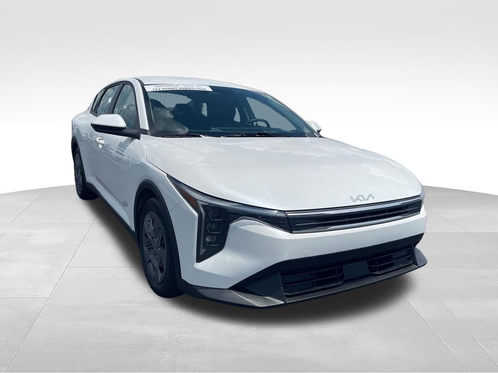 Used 2025 White Kia LX image 7