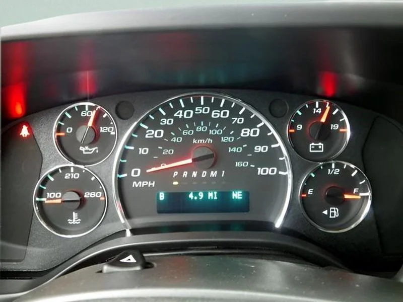 2025 Chevrolet Express Cargo Work Van - Photo 10