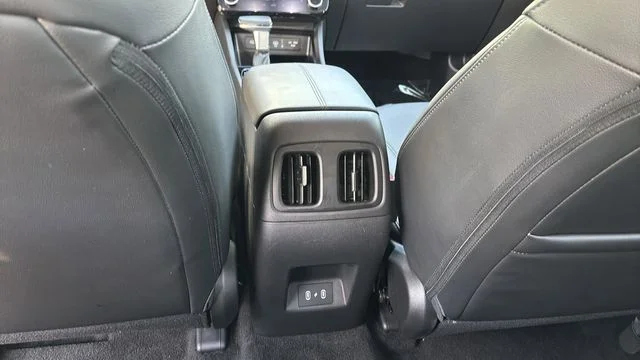 Used 2025 Black Hyundai SEL Convenience image 21