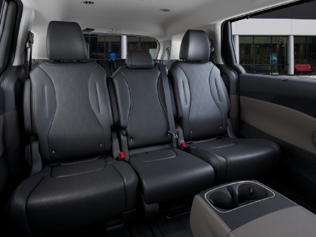 New 2027 Gray Kia EX image 16