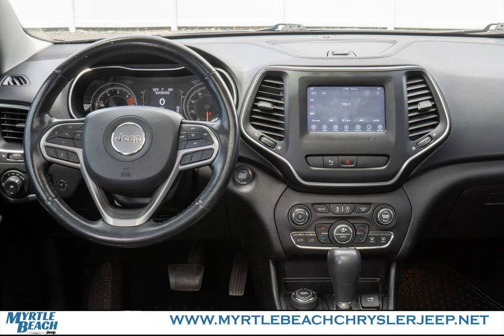 Used 2020 Slate Blue Jeep Latitude Plus image 14