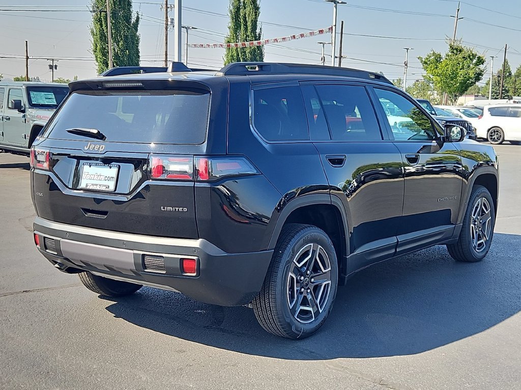 New 2026 Diamond Black Crystal Pearl-Coat Exterior Paint Jeep Limited image 6