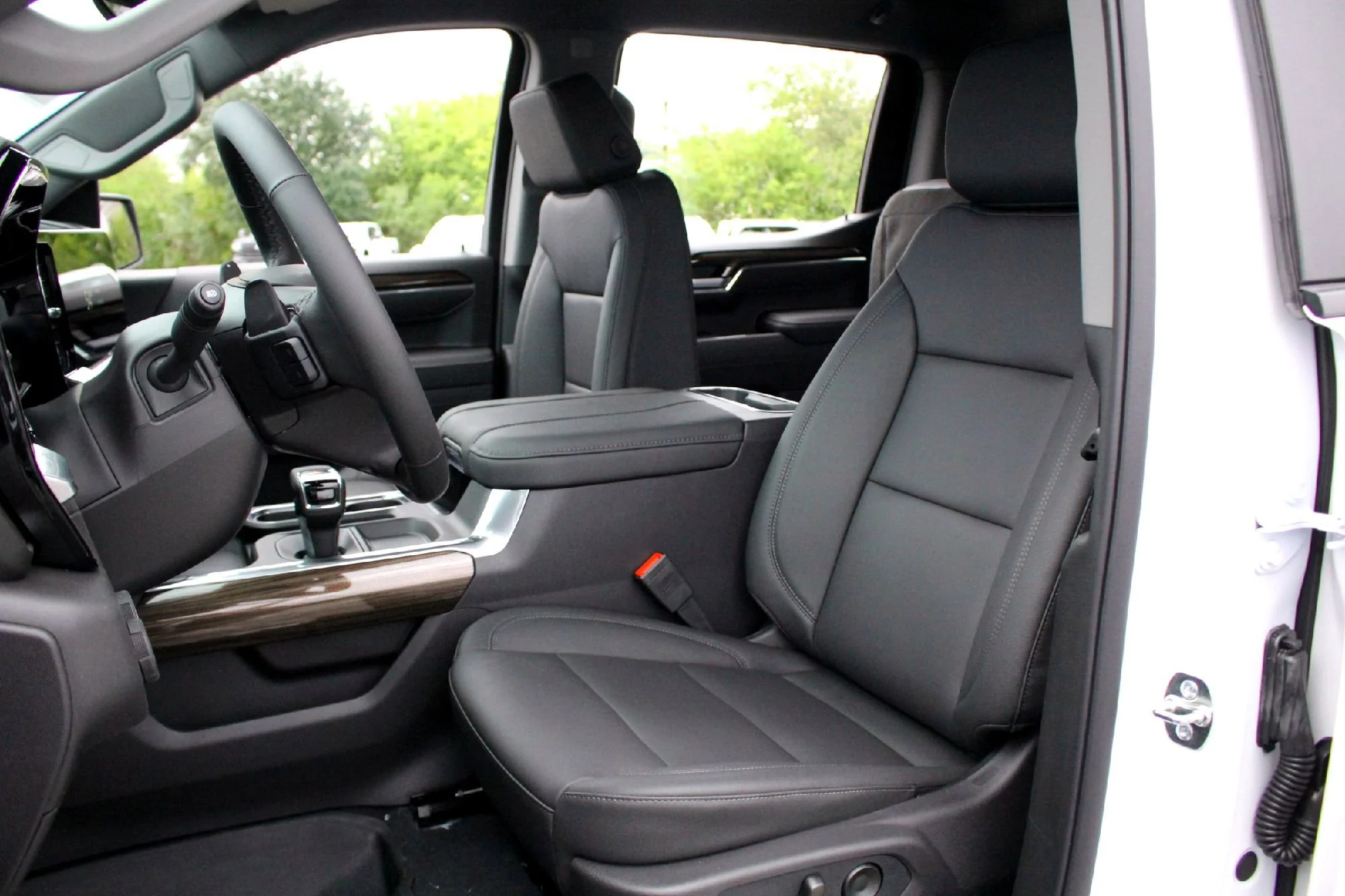 New 2026 White Chevrolet LT Trail Boss image 8