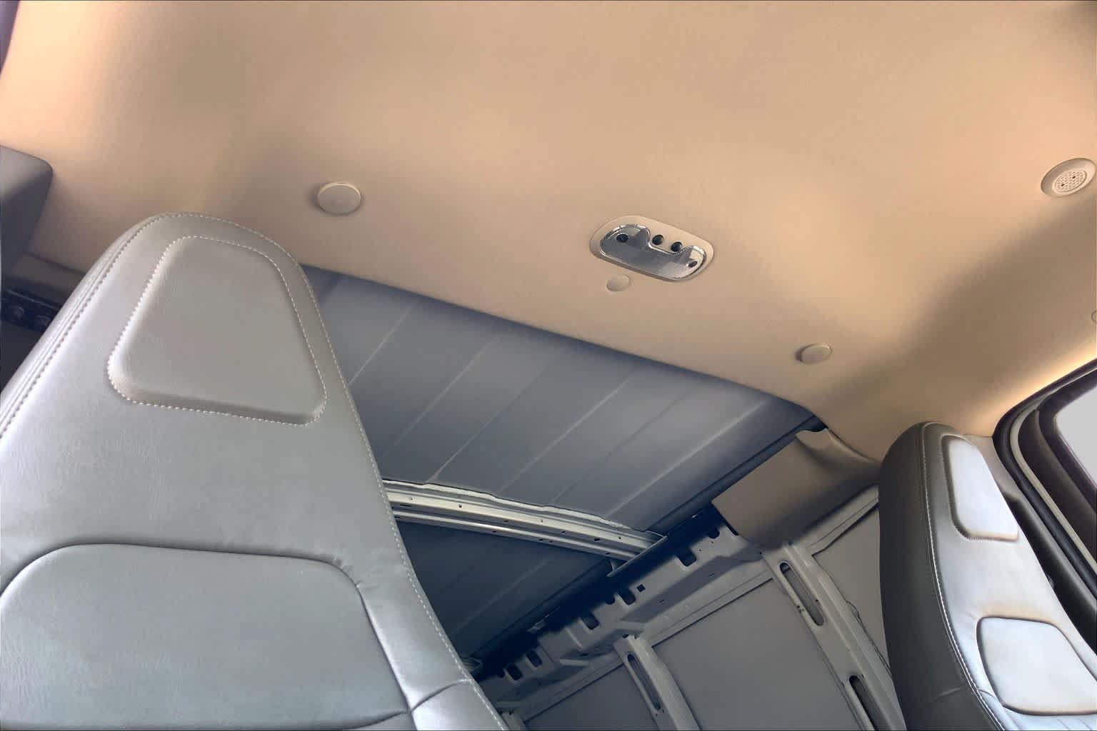 Used 2023 Summit White Chevrolet  image 14