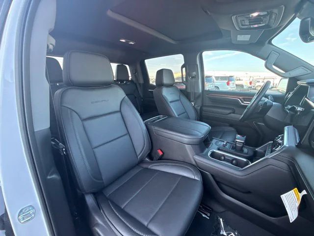 Used 2023 White GMC Denali image 22