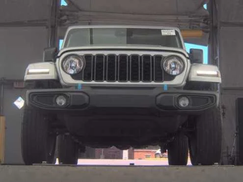 Used 2024 Silver Zynith Clearcoat Jeep Sport S image 3