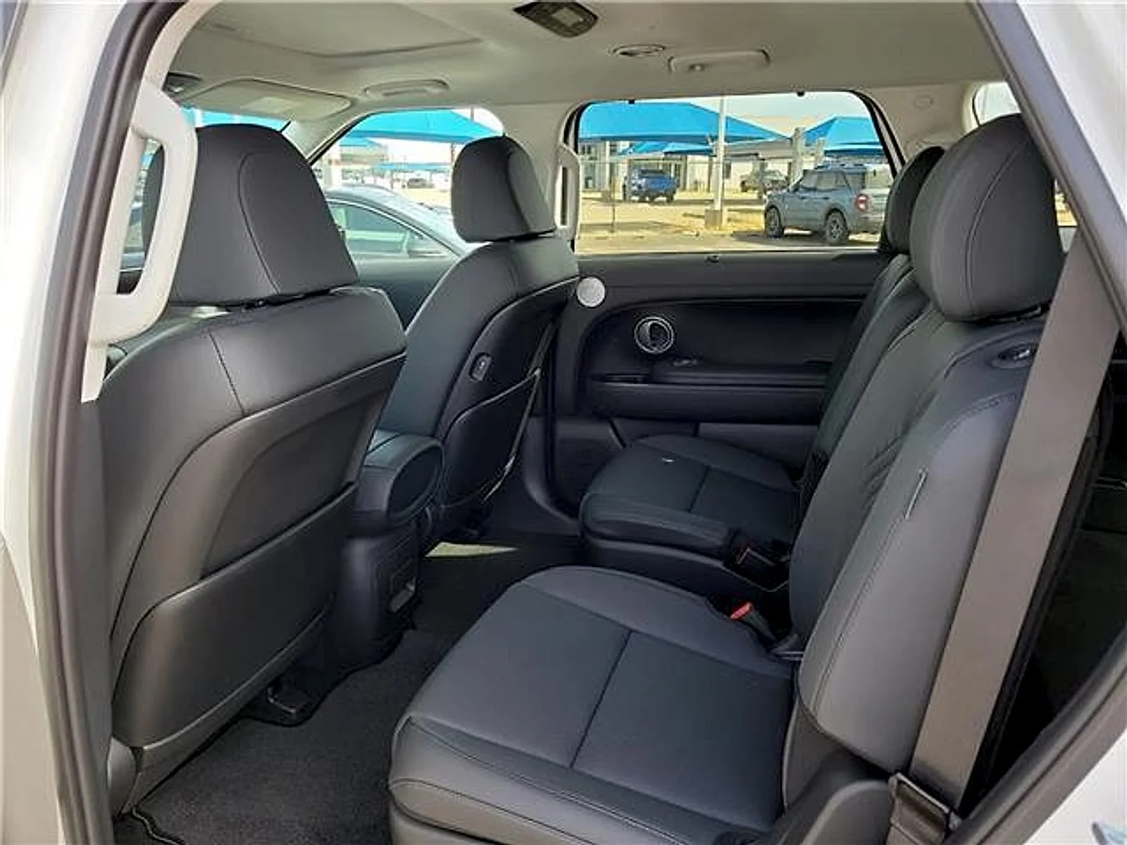 New 2026 White Hyundai SEL image 9