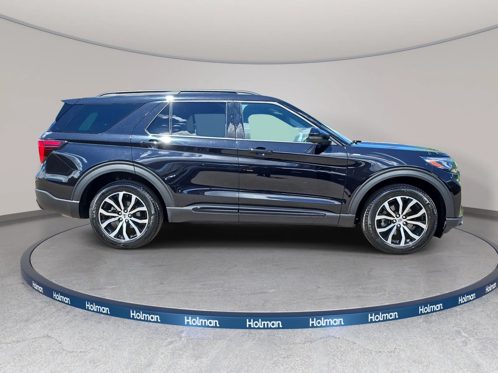 Used 2025 Black Metallic Ford ST-Line image 5